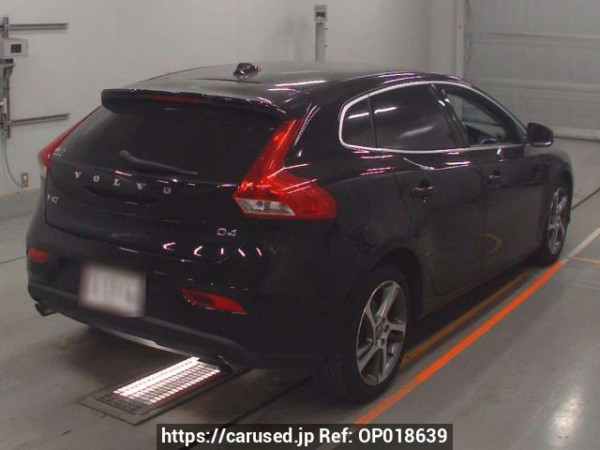 Used 2016 AT volvo v40 MD4204T Image[1]