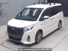 Toyota Noah ZWR80W