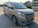 Toyota Noah ZRR80G