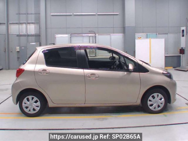 Used 2015 AT toyota vitz KSP130 Image[2]