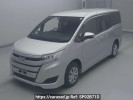 Toyota Noah ZRR80Gカイ