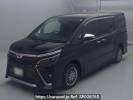 Toyota Voxy ZWR80W