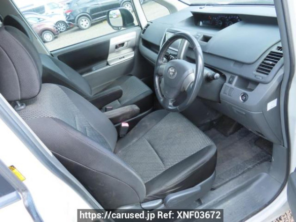 Used 2007 AT toyota noah ZRR70W Image[14]