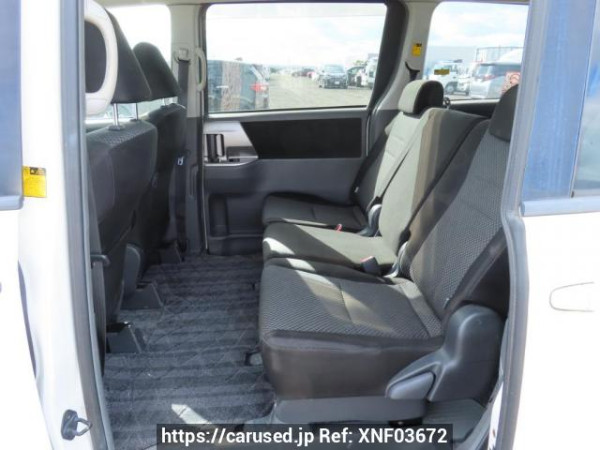 Used 2007 AT toyota noah ZRR70W Image[20]