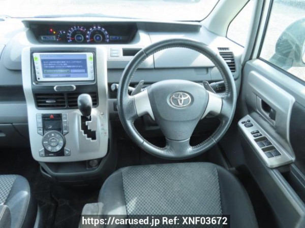 Used 2007 AT toyota noah ZRR70W Image[27]