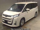 Toyota Noah ZWR90W