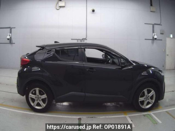 Used 2019 AT toyota c-hr NGX50 Image[2]