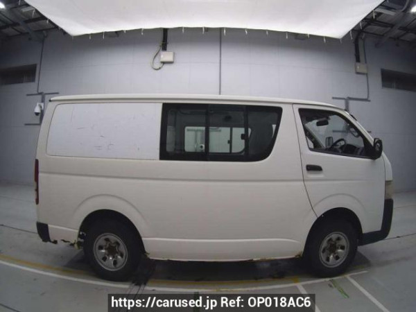 Used 2007 MT toyota hiace-van KDH205V Image[2]
