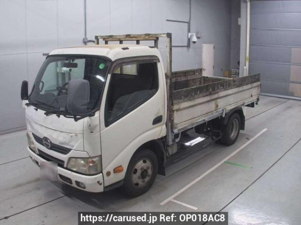 Used 2011 MT hino dutro XZU645M Image[0]