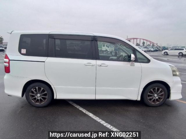 Used 2010 AT toyota noah ZRR70W Image[7]