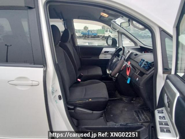 Used 2010 AT toyota noah ZRR70W Image[13]