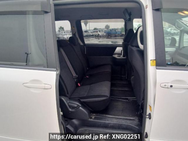 Used 2010 AT toyota noah ZRR70W Image[15]