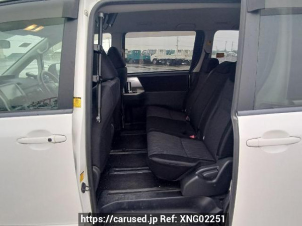 Used 2010 AT toyota noah ZRR70W Image[16]