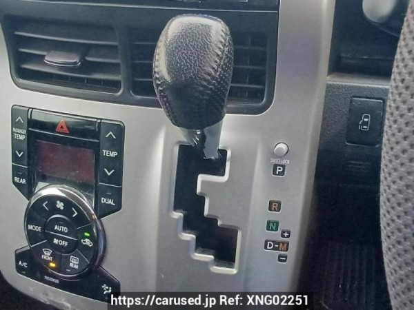 Used 2010 AT toyota noah ZRR70W Image[27]