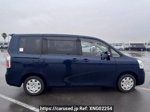 Used 2007 AT toyota noah ZRR70G Image[7]