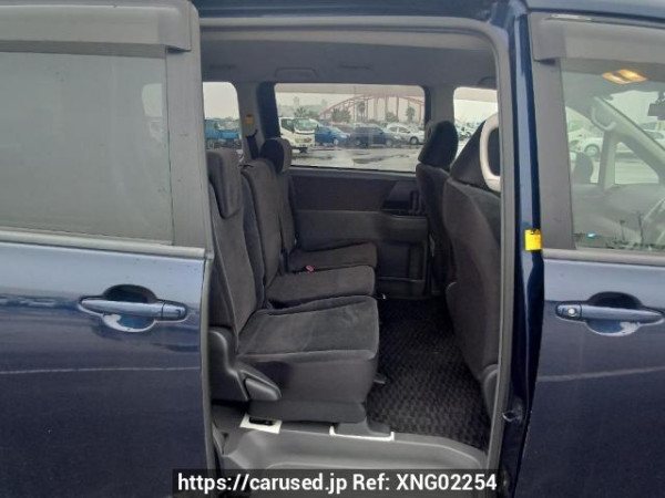 Used 2007 AT toyota noah ZRR70G Image[15]