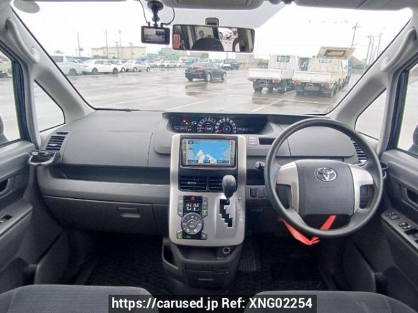 Used 2007 AT toyota noah ZRR70G Image[18]