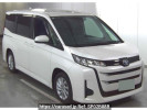Toyota Noah ZWR90W