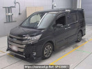 Toyota Noah ZRR80W