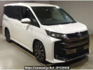 Toyota Noah ZWR90W