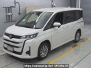Toyota Noah MZRA95W