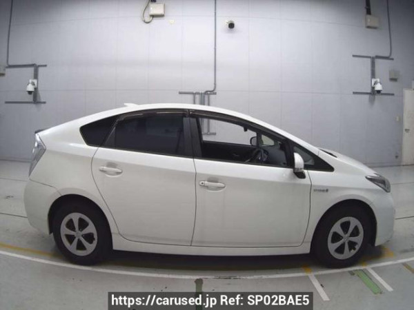 Used 2014 AT toyota prius ZVW30 Image[2]