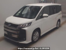 Toyota Noah ZWR90W