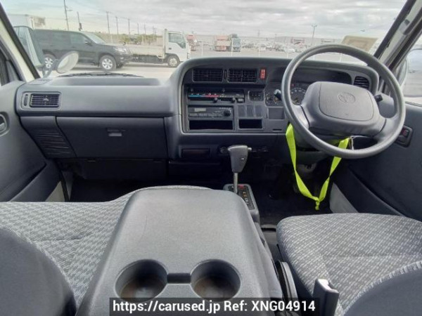 Used 2003 AT toyota regiusace-van TRH112V Image[17]