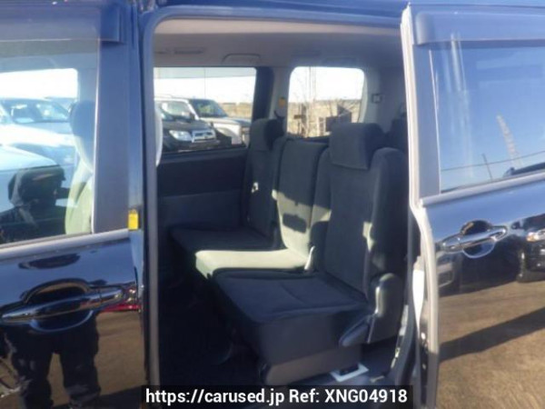 Used 2007 AT toyota voxy ZRR70G Image[14]
