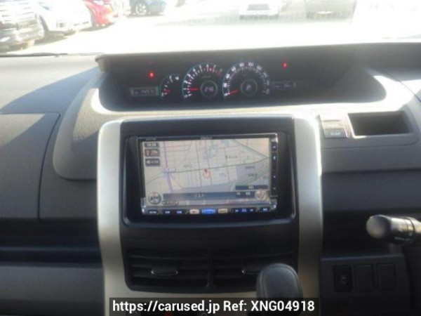 Used 2007 AT toyota voxy ZRR70G Image[19]