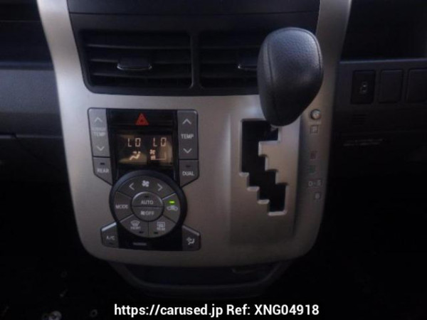 Used 2007 AT toyota voxy ZRR70G Image[20]