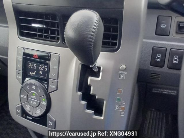 Used 2009 AT toyota voxy ZRR70W Image[27]