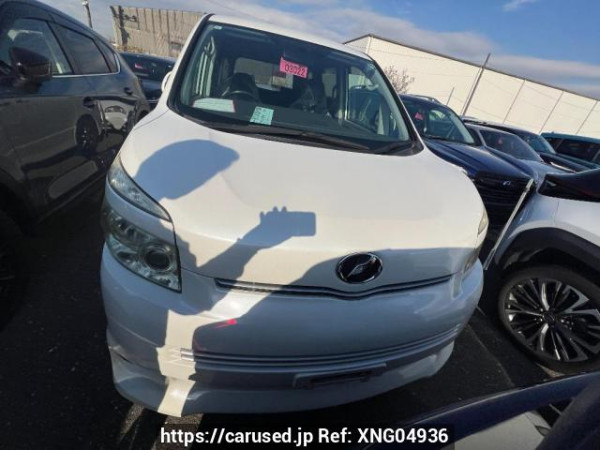 Used 2009 AT toyota voxy ZRR70W Image[1]