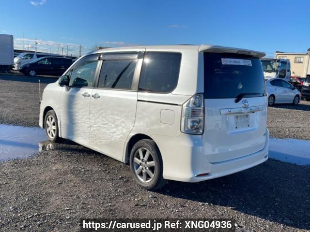 Buy Used 2009 Toyota Voxy ZRR70W (XNG04936) - Carused.jp