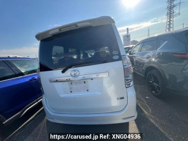 Used 2009 AT toyota voxy ZRR70W Image[5]