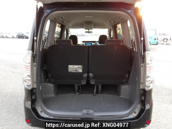 Used 2007 AT toyota voxy ZRR70G Image[8]