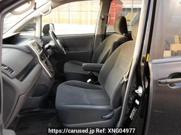 Used 2007 AT toyota voxy ZRR70G Image[14]