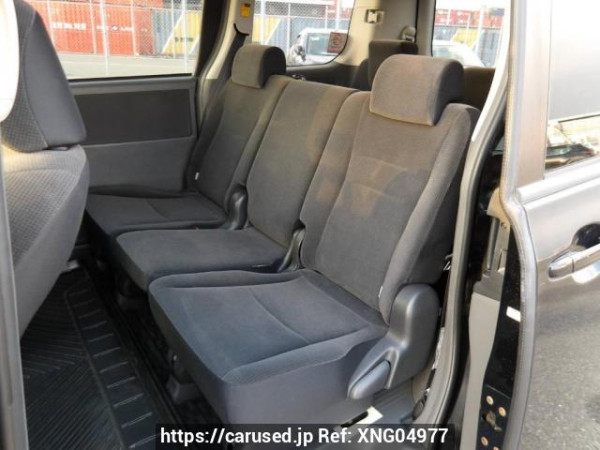Used 2007 AT toyota voxy ZRR70G Image[16]