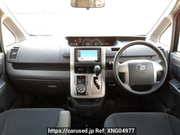 Used 2007 AT toyota voxy ZRR70G Image[18]