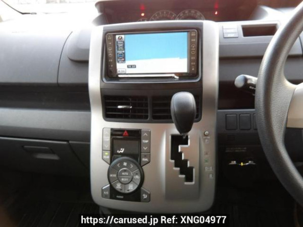 Used 2007 AT toyota voxy ZRR70G Image[23]