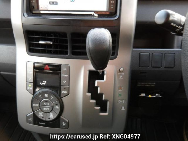 Used 2007 AT toyota voxy ZRR70G Image[26]