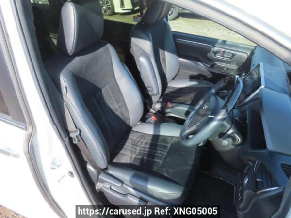 Used 2019 AT toyota esquire ZRR80G Image[15]