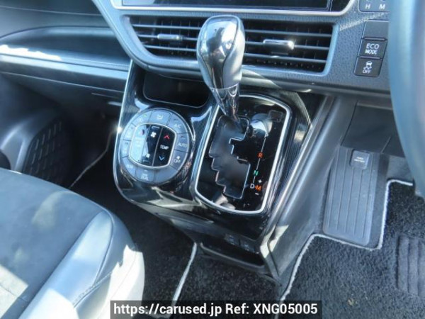 Used 2019 AT toyota esquire ZRR80G Image[32]