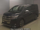 Toyota Noah ZRR80W