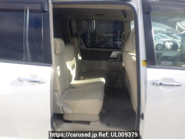 Used 2009 AT toyota noah ZRR70W Image[13]