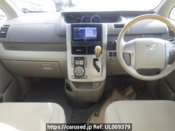 Used 2009 AT toyota noah ZRR70W Image[16]