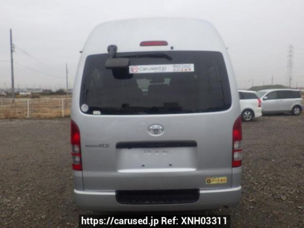 Used 2006 AT toyota regiusace-van TRH200K Image[5]
