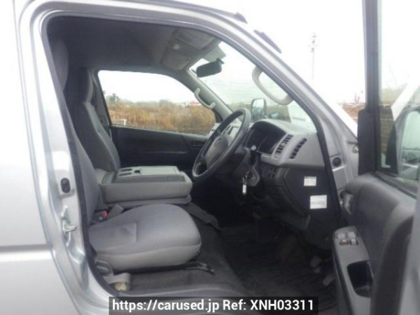 Used 2006 AT toyota regiusace-van TRH200K Image[11]