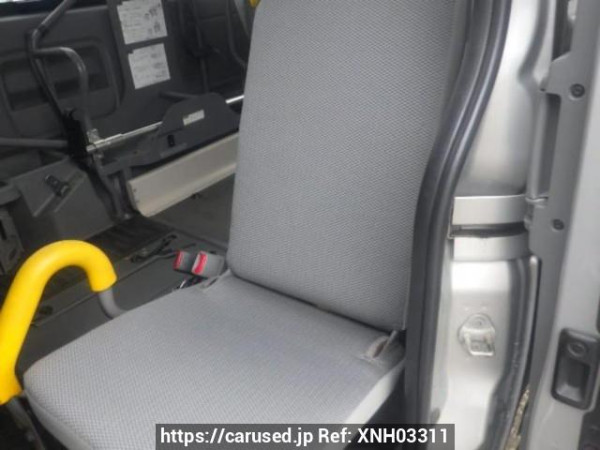 Used 2006 AT toyota regiusace-van TRH200K Image[15]
