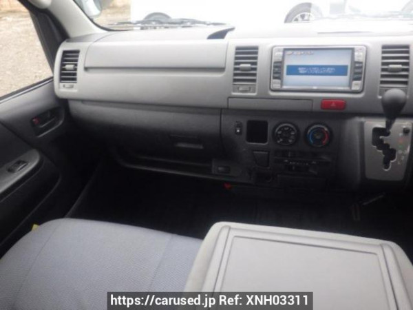 Used 2006 AT toyota regiusace-van TRH200K Image[18]